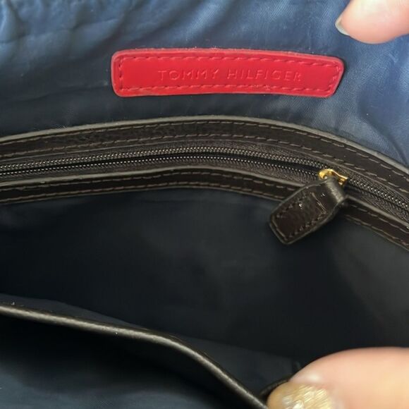 Tommy Hilfiger Satchel Handbag Faux Leather Gold Hardware Black - Picture 4 of 5